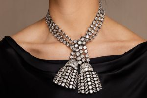 Исторически важное бриллиантовое колье на аукционе Sotheby's принесло почти 4 млн фунтов стерлингов